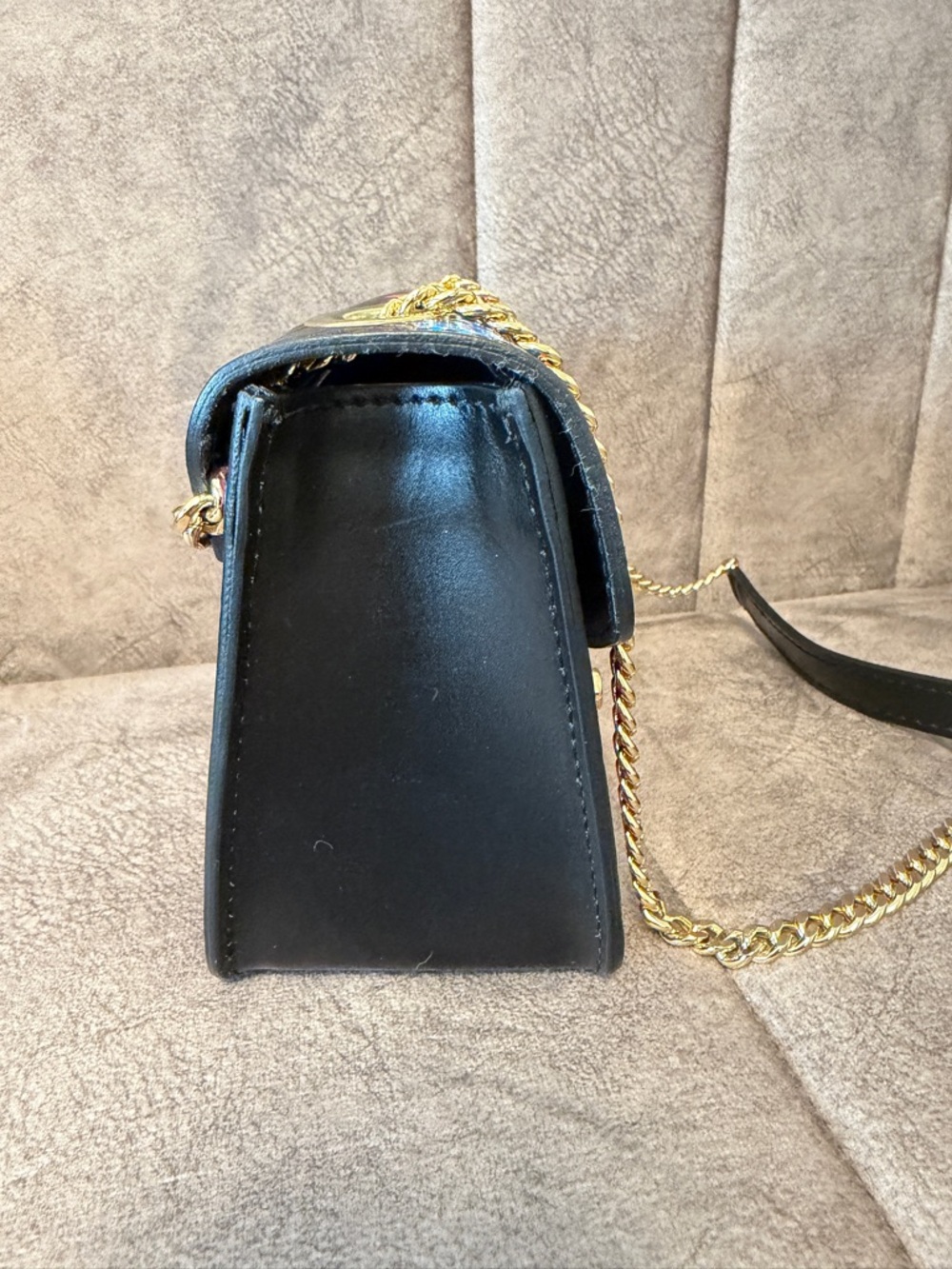 Valentino By Mario Valentino Black Floral Crossbody with Gold Lock - Picture 4 of 9